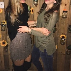 Fringe suede grey mini skirt!